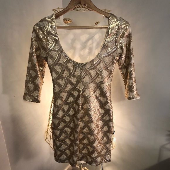 Dress - Picture 3 of 4